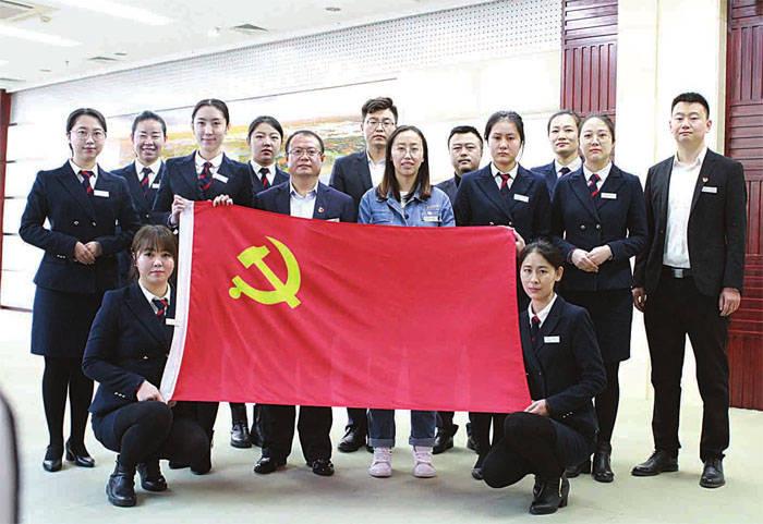 极狐阿尔法 S / T 森林版 PRO 车型今日上市:L2+ 级辅助驾驶、电池包车身融合一体设计